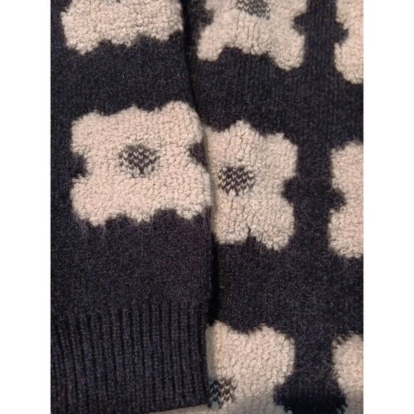 Sadie & Sage  Oversized Chunkyknit Oversized‎ 3D Floral Women's Sweater Cardigan - Picture 3 of 8